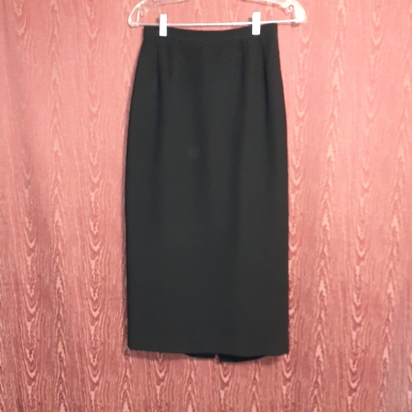 LE SUIT 2 PIECE SKIRT SUIT BUSINESS/DINNER/CHURCH/FORMAL WOMEN'S SIZE 4P - Picture 4 of 7